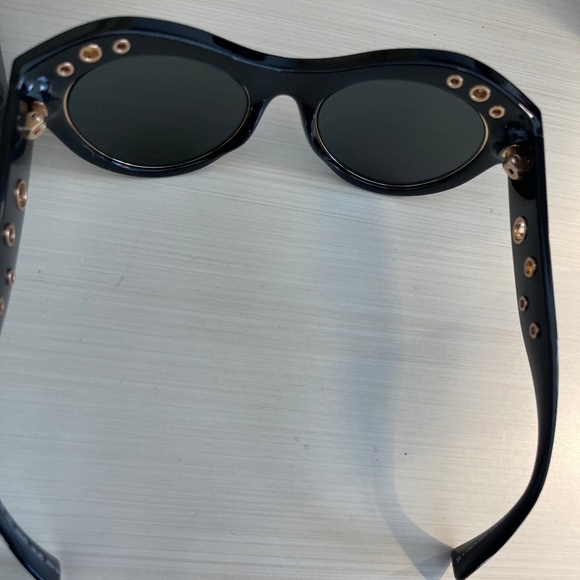 Versace Awesome Black Sunglasses - Model 4320- Made In Italy - Picture 7 of 10